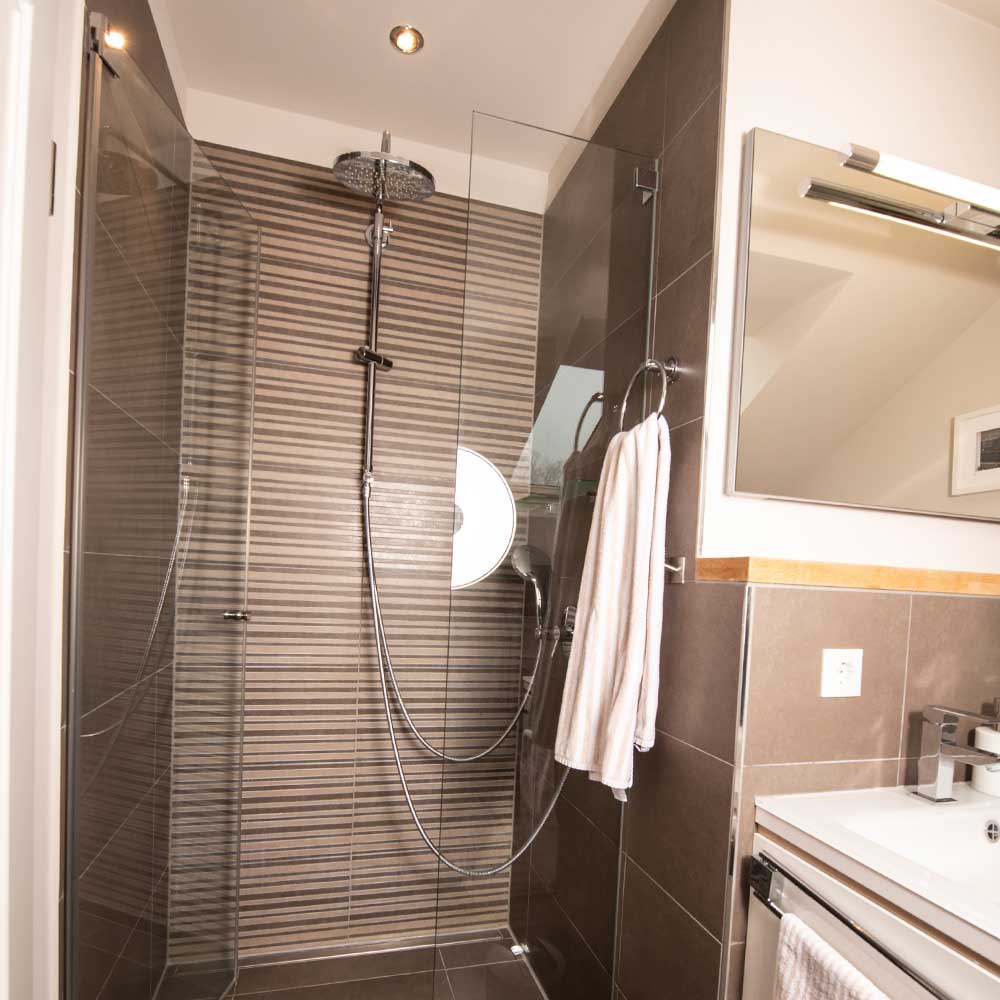 LakeHomeStays_Bad_03_07