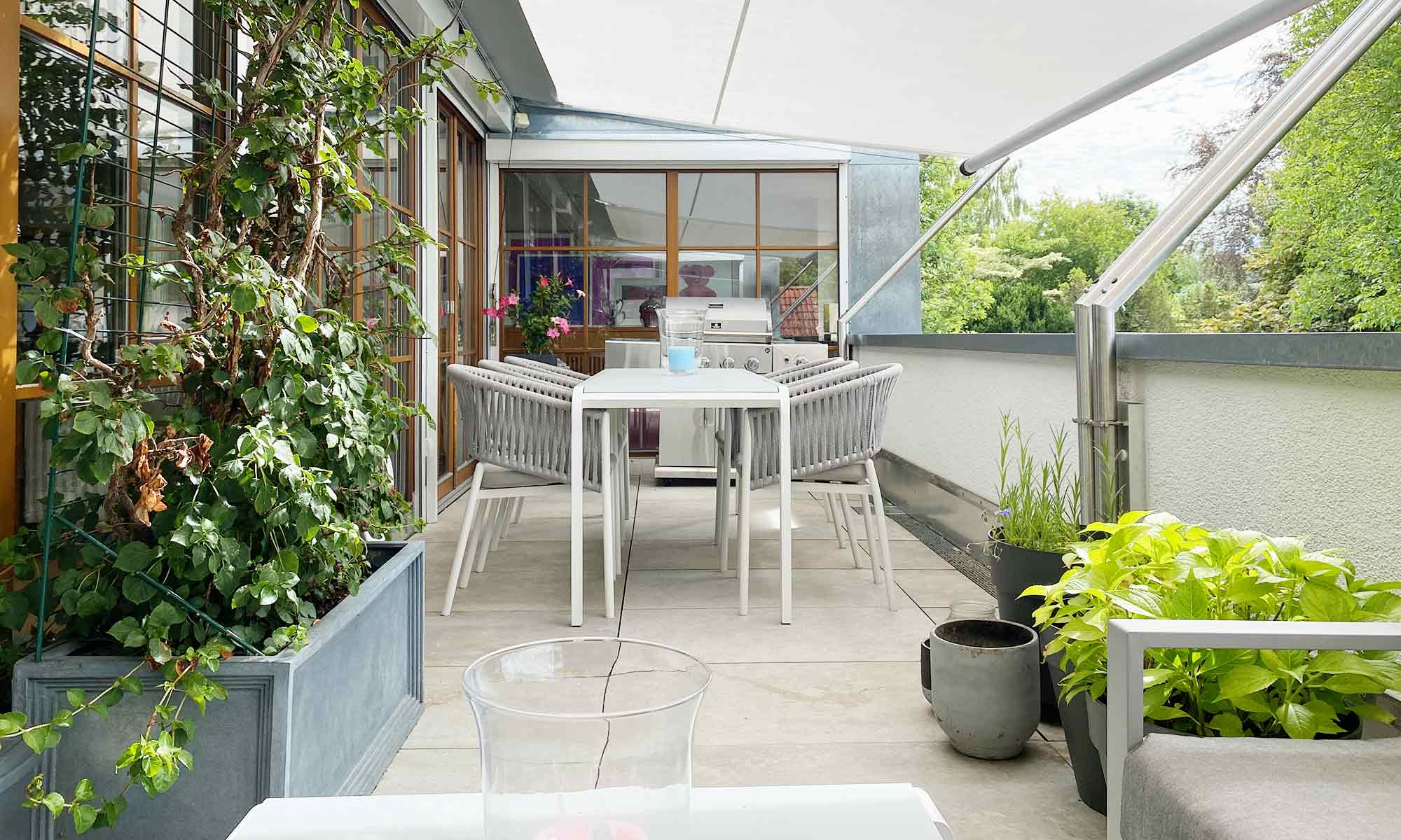 LakeHomeStays_Loggia_01