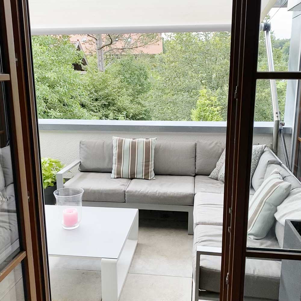 LakeHomeStays_Loggia_01_03