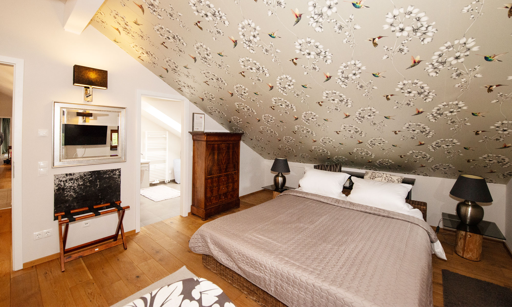 LakeHomeStays_Schlafzimmer03_01