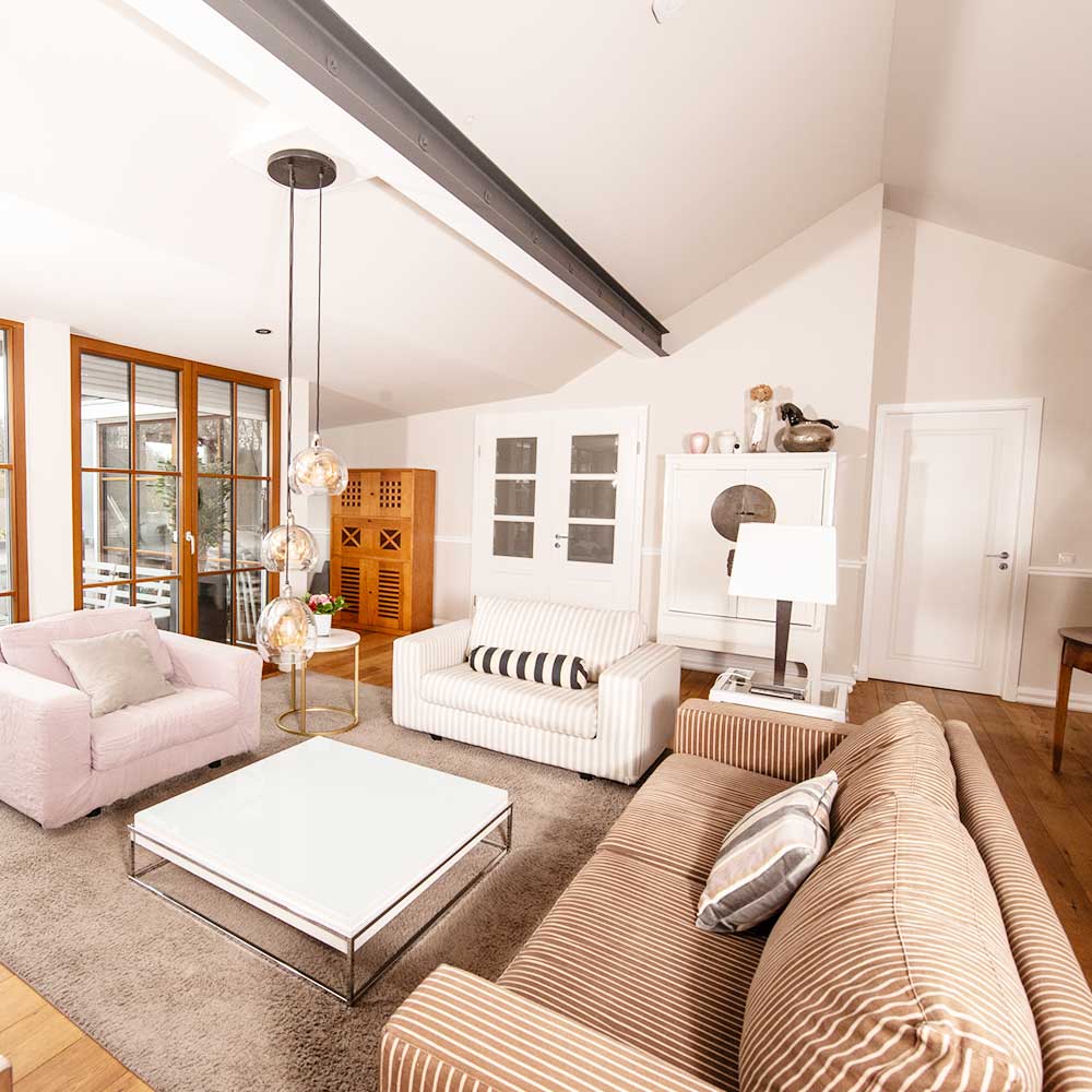 LakeHomeStays_Wohnzimmer_01_02